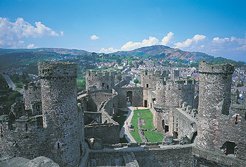 Conwy Castle birds eye view.jpg